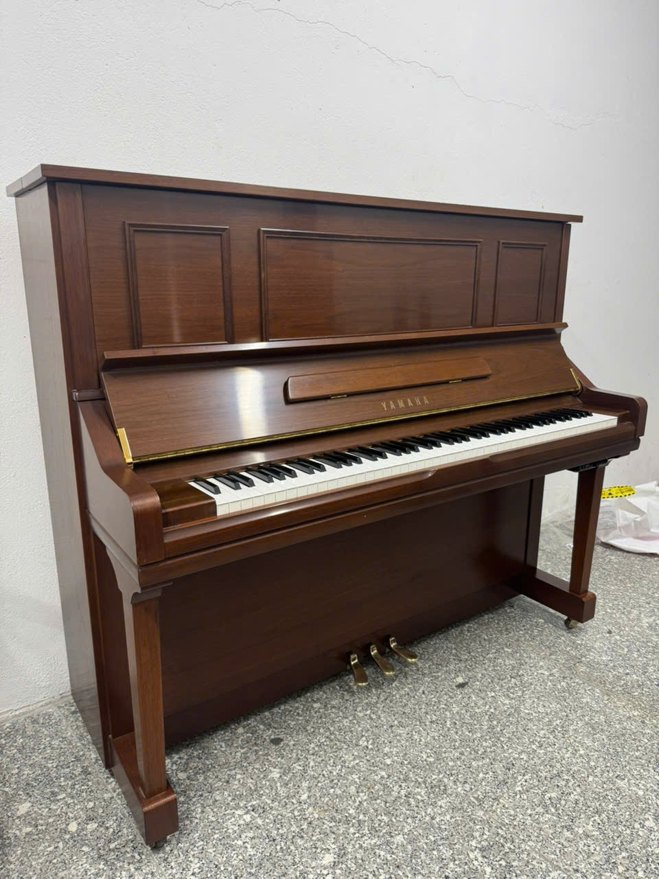 Piano Yamaha YU3WN